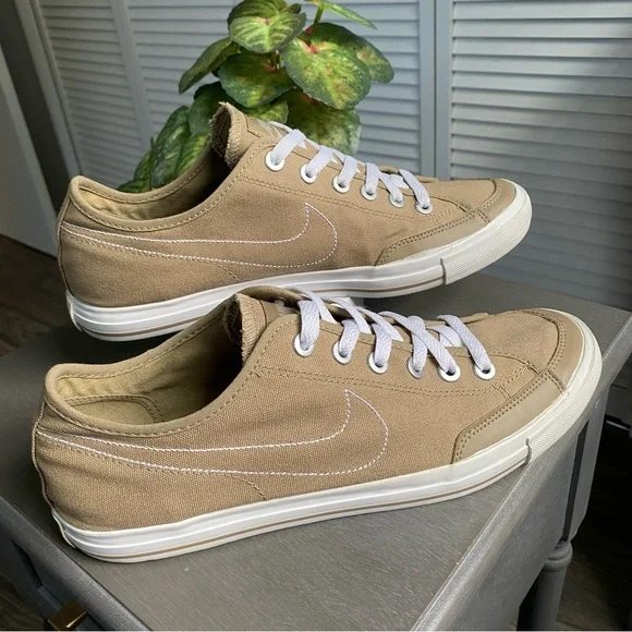 2010 Y2K Nike Skate Style Tan Beige Canvas Sneaker